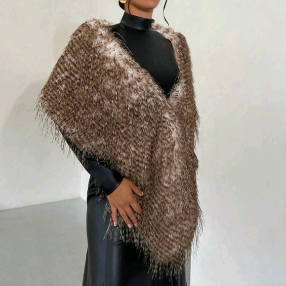 Women's Fashionable Party Faux Turkey Feather  Shawl, Autumn And Winter, Fur Sha - Picture 4 of 4